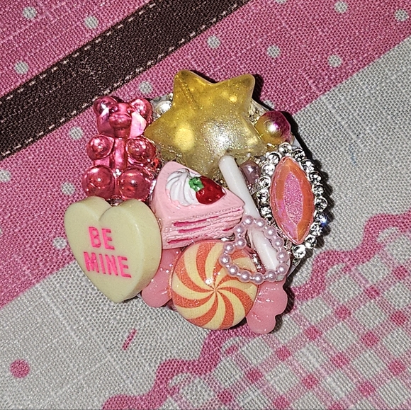 Candy Phone Grip Accessory - Picture 1 of 3